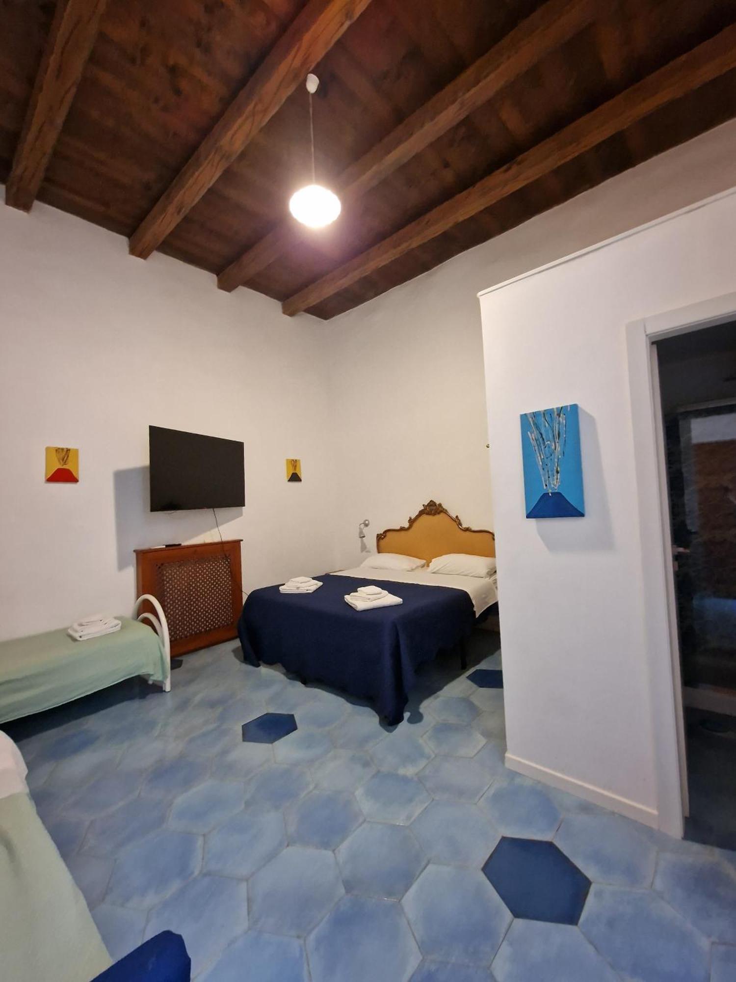 Il Sole Di Montesanto Bed & Breakfast เนเปิลส์ ภายนอก รูปภาพ