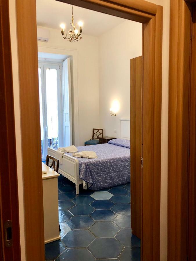 Il Sole Di Montesanto Bed & Breakfast เนเปิลส์ ภายนอก รูปภาพ