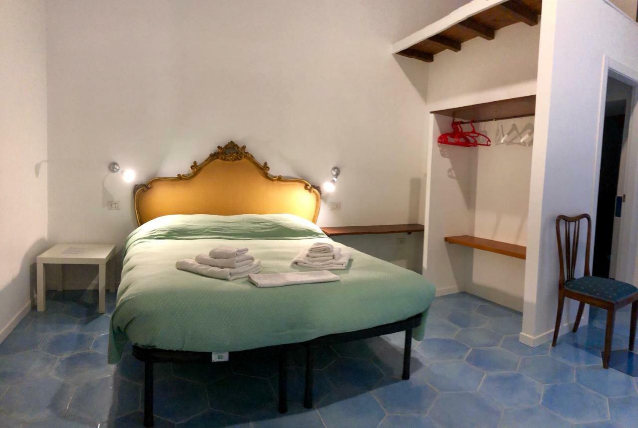 Il Sole Di Montesanto Bed & Breakfast เนเปิลส์ ภายนอก รูปภาพ