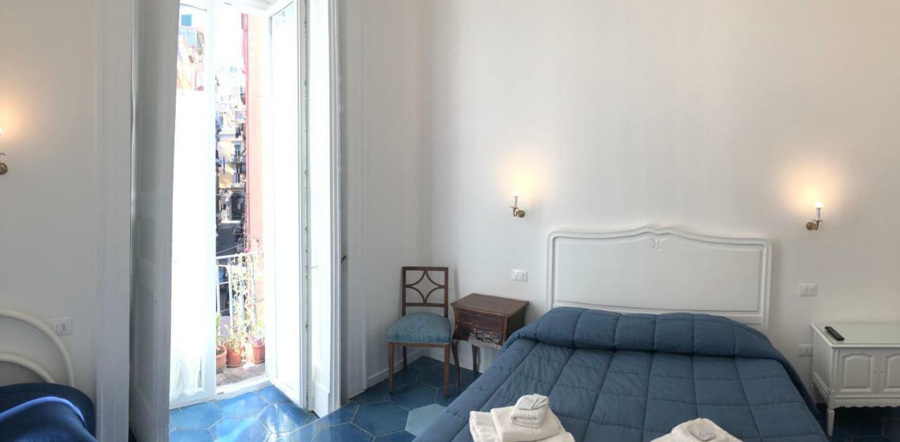 Il Sole Di Montesanto Bed & Breakfast เนเปิลส์ ภายนอก รูปภาพ